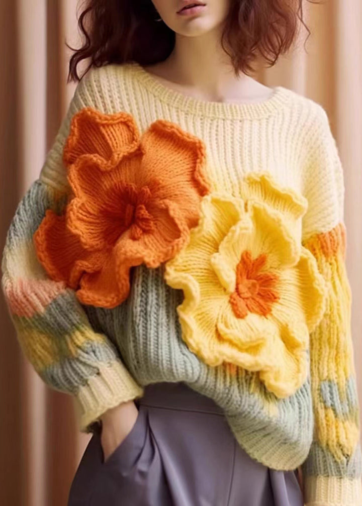 Bekväm långärmad aprikos kardigan med ledig passform. Stilfullt blommönster, idealisk för damers vardagsstil.