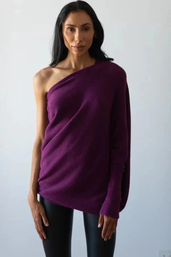 Chic asymmetrisk damtröja med elegant drapering. Överdimensionerad och bekväm långärmad topp för kvinnor.