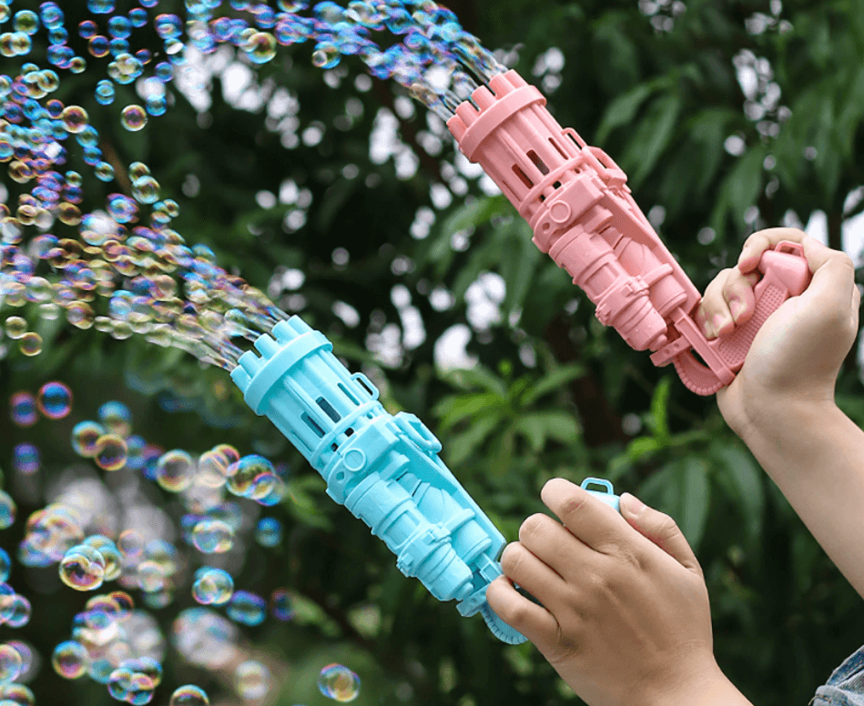 Bubbelpistol med många pipor i Gatling stil, en cool present och leksak för kalas
