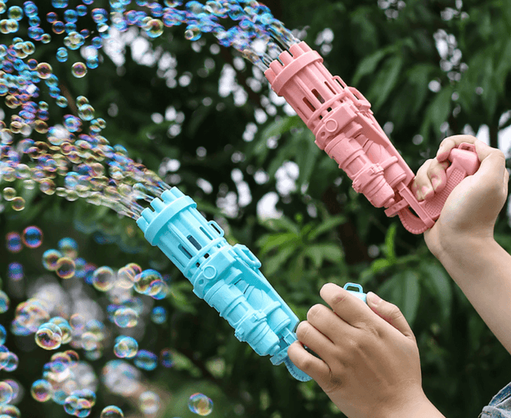 Bubbelpistol med många pipor i Gatling stil, en cool present och leksak för kalas