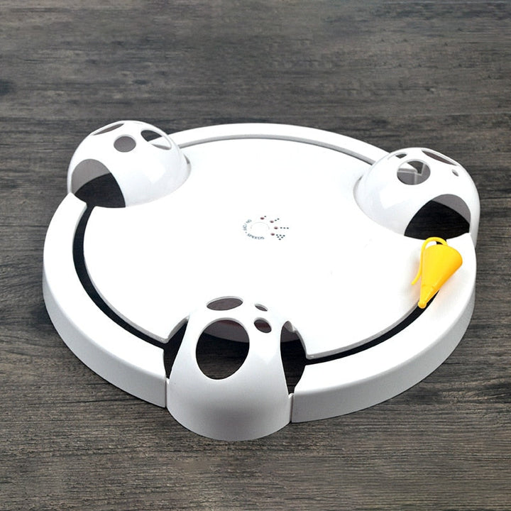 Perfekt för energiska kattungar, denna automatiska leksak erbjuder oändlig inomhuslek.