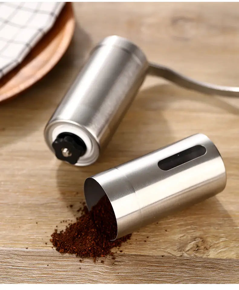 Kaffekvarn i rostfritt stål, manuell med justerbar inställning för färskt och portabelt kaffe.