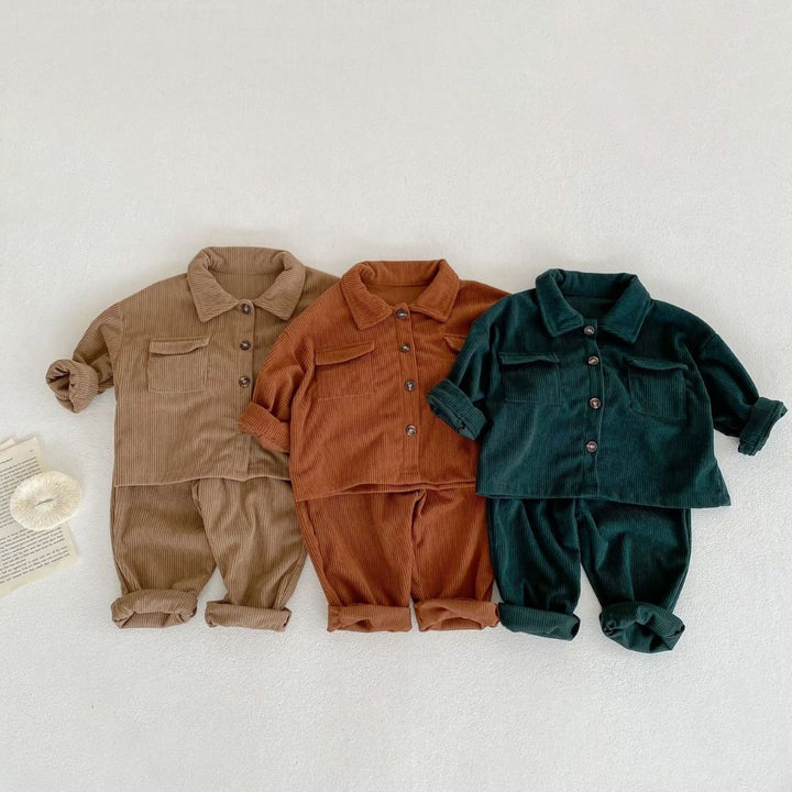 Barn i Corduroy Set, leker glatt, framhäver andningsbar och bekväm overall