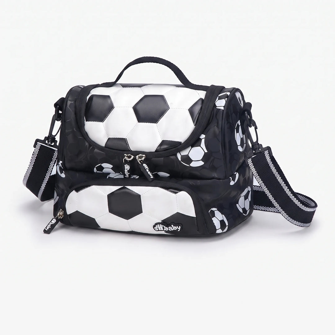 Hållbar barnryggsäck med fotbollstryck. Robust material för dagligt bruk i skola, lek och fritid.