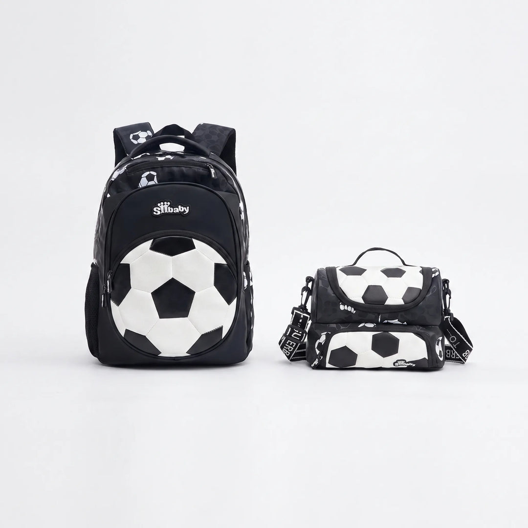 Sportig barnryggsäck med fotbollsmotiv. Robust design för lek och äventyr, passar pojkar och flickor.