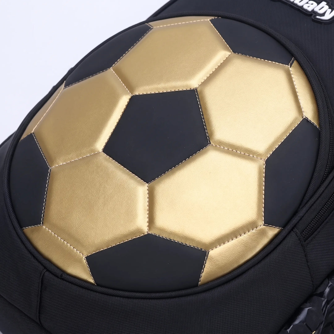 Praktisk skolryggsäck med fotbollsdesign. Perfekt för barn, skola, sport och dagliga aktiviteter.