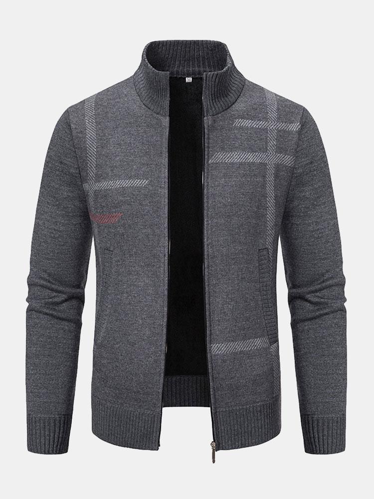 Detaljbild på modern mäns casual blazer. En stilren herrkavaj för både vardag och fest, bekväm och elegant.