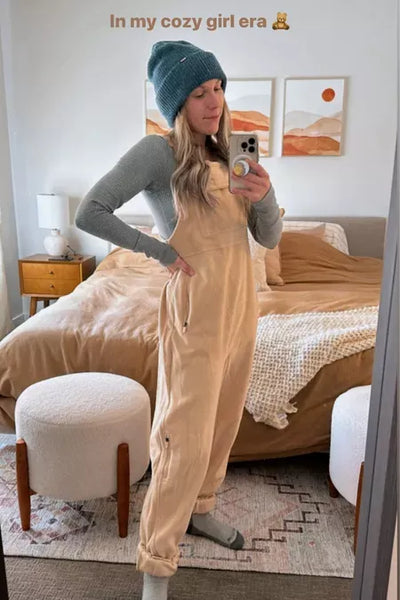 Avslappnad damjumpsuit, idealisk för bekväm vardagsstil. Modern byxdress för kvinnor, perfekt som loungewear.