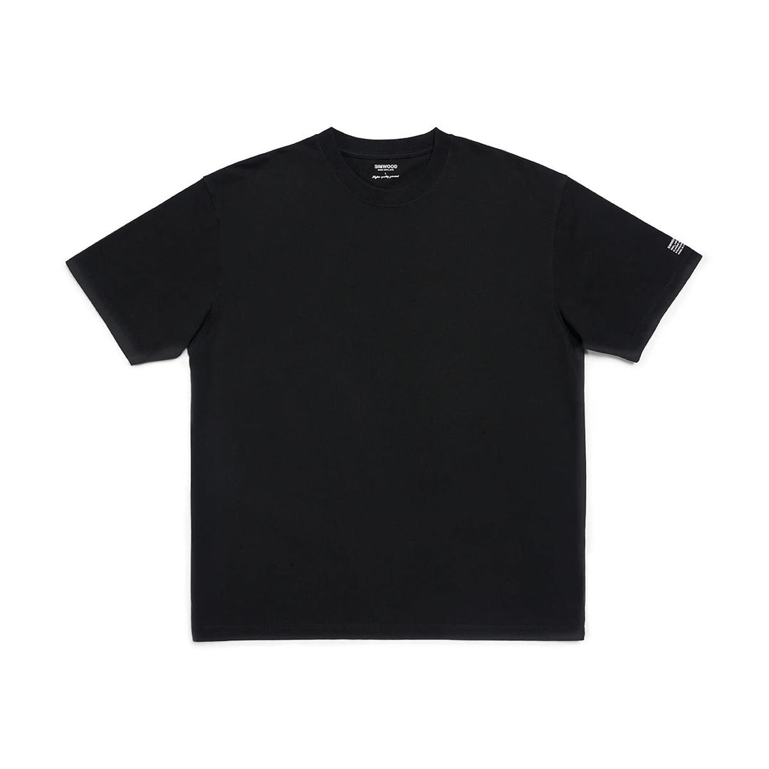 Bekväm herr t-shirt, avslappnad passform för vardagsmode. Stilren kortärmad överdel i mjukt tyg.