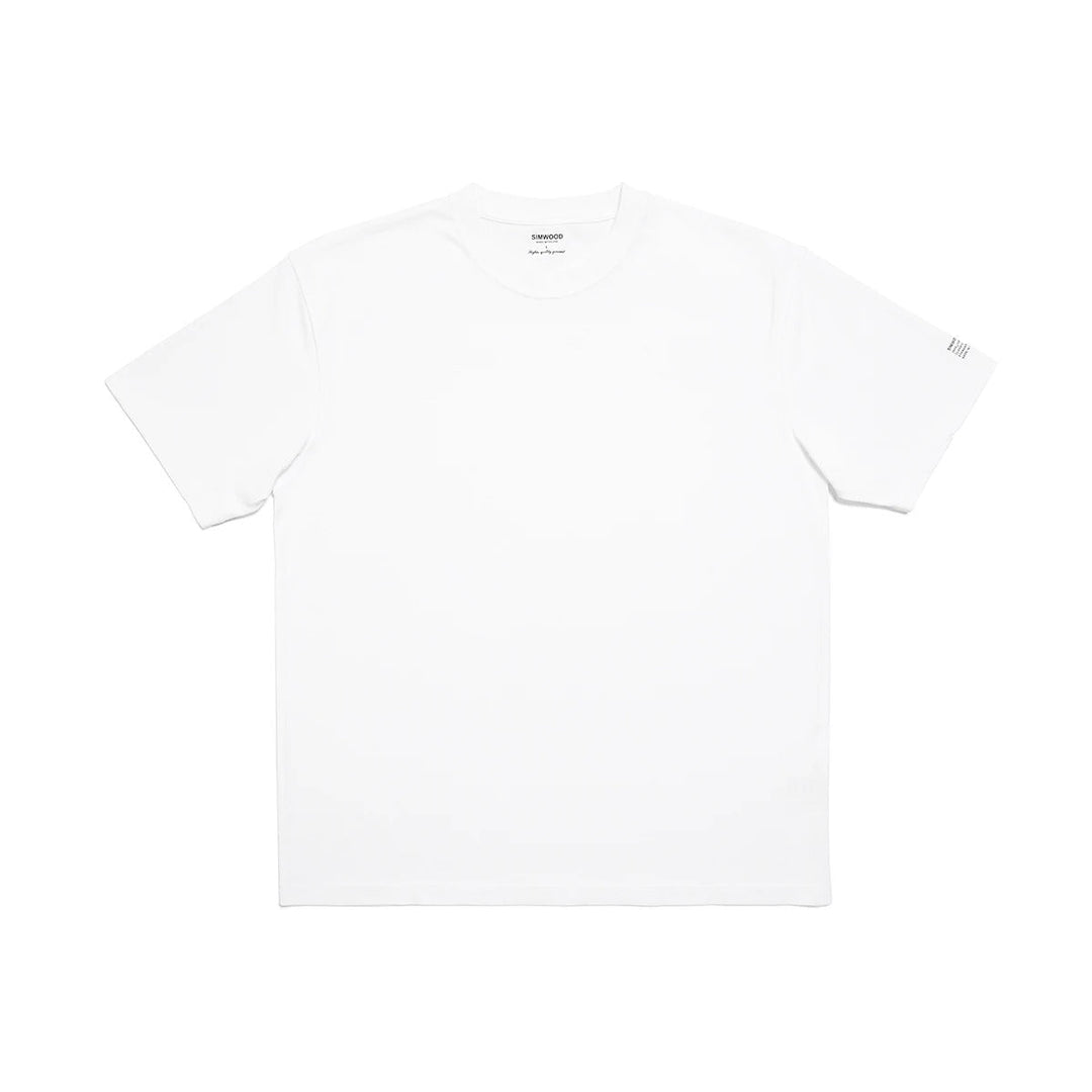 Stilren herr t-shirt, mångsidig för vardag och träning. Kortärmad basic överdel i bekväm passform.