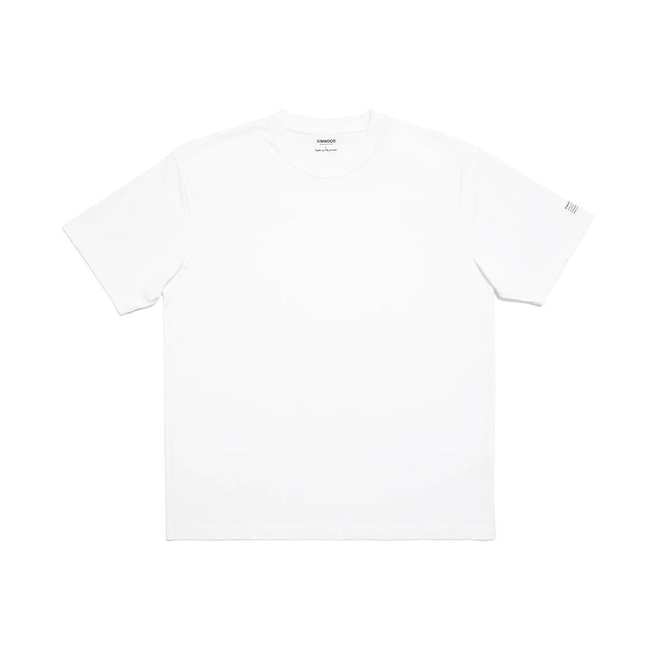 Stilren herr t-shirt, mångsidig för vardag och träning. Kortärmad basic överdel i bekväm passform.