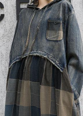 Kvinnors trendiga höstklänning med huva, lappteknik och bekväm bomullsblandning. Casual, perfekt för vinter.