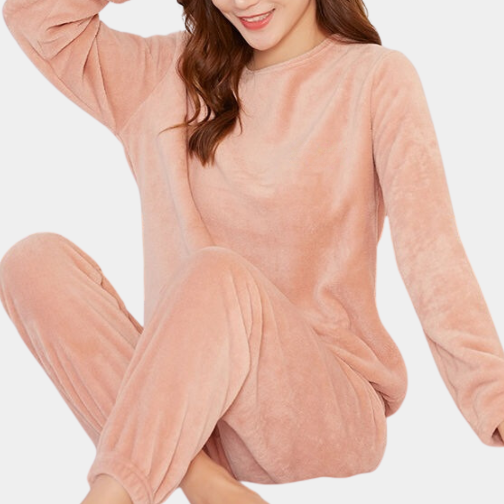 Detaljbild av en casual dam loungeoutfit, en mångsidig och skön tvådelad klädsel för vardagen.