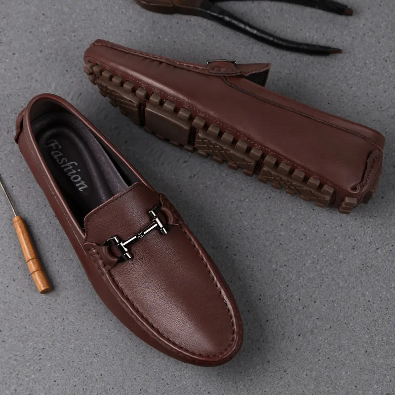 Högkvalitativa herr mockasiner, bekväma andningsbara skor för en avslappnad elegant look. Perfekta casual.