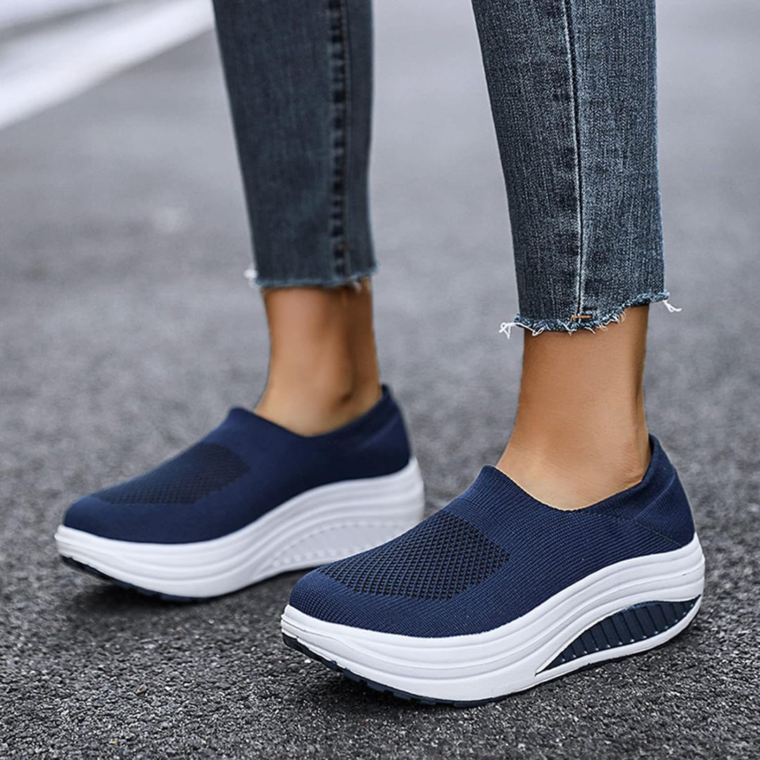 Stiliga ortopediska flip flop sneakers för dam. Ergonomisk sula ger bästa komfort och stöd för fötterna.