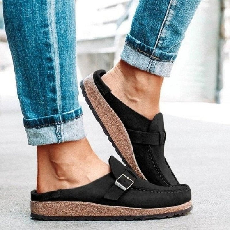 Stilrena sommarskor: damskor clogs med öppen tå. Lätta & bekväma sandaler för casual vardagsbruk.