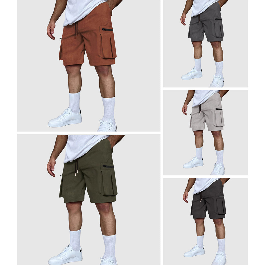 Stilrena herr cargoshorts med praktiska fickor, perfekta för en avslappnad sommarstil och komfort.