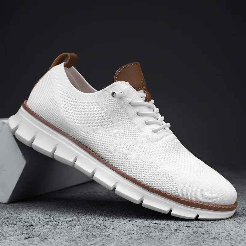 Herr sneakers för aktiv livsstil. Dessa sportiga fritidsskor ger komfort och stil hela dagen.