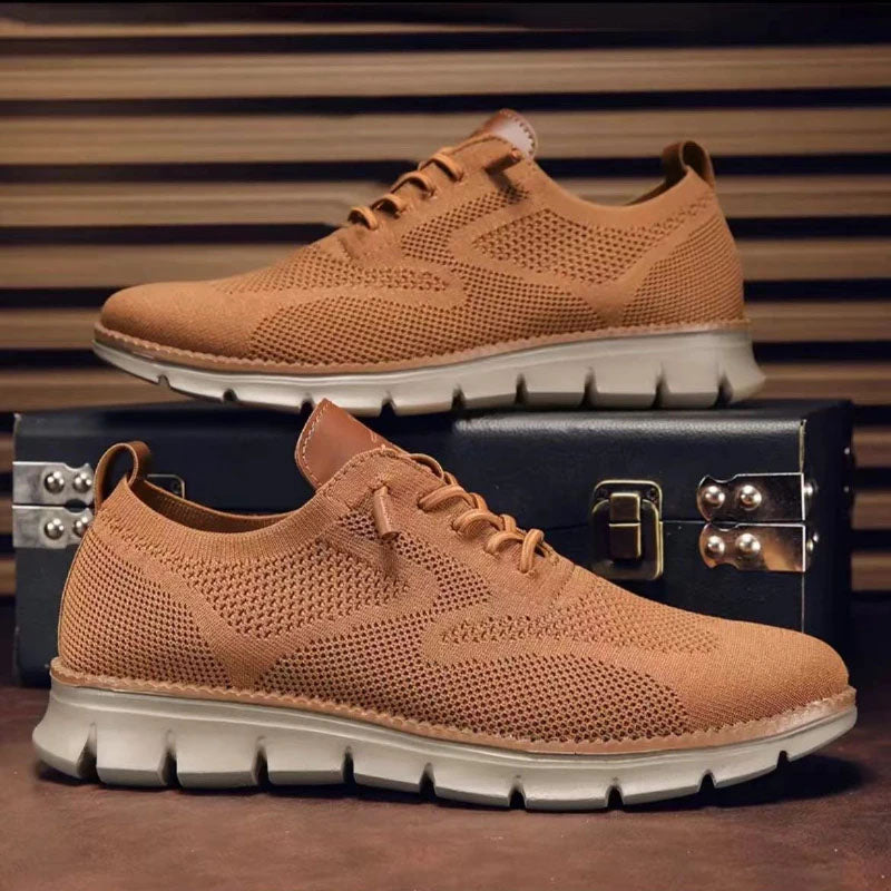 Lätta och luftiga herr sneakers. Perfekta sommarskor och reseskor för bekväma äventyr.