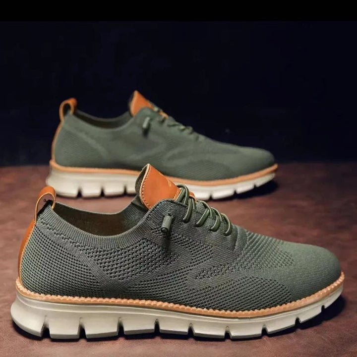 Trendiga herr sneakers i orange och brun färgkombination. Moderna vardagsskor för stilmedvetna män.