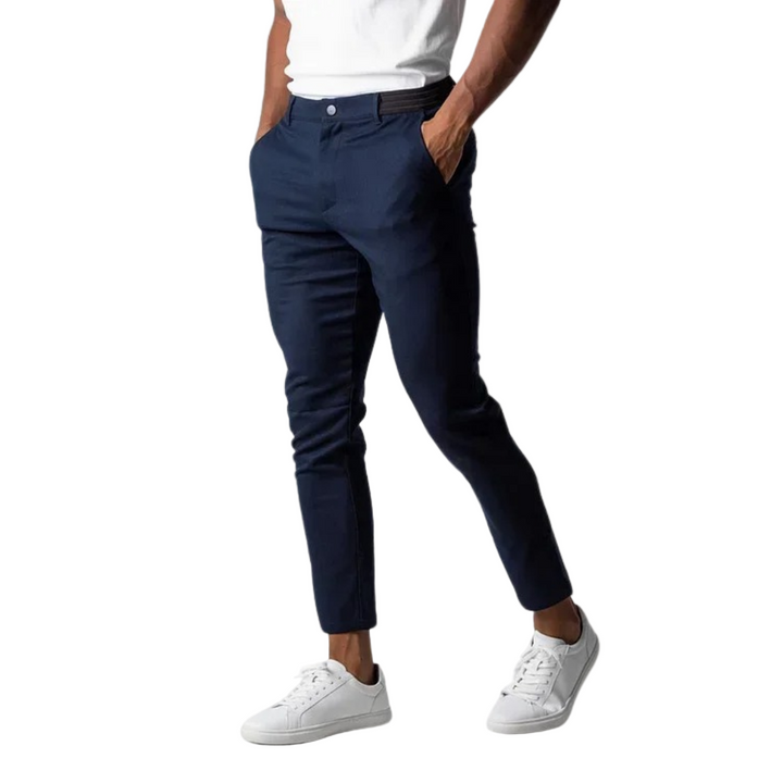 Bekväma herrchinos i bomull för vardagsstil. Mångsidiga chinosbyxor, perfekta för casual och smart casual.