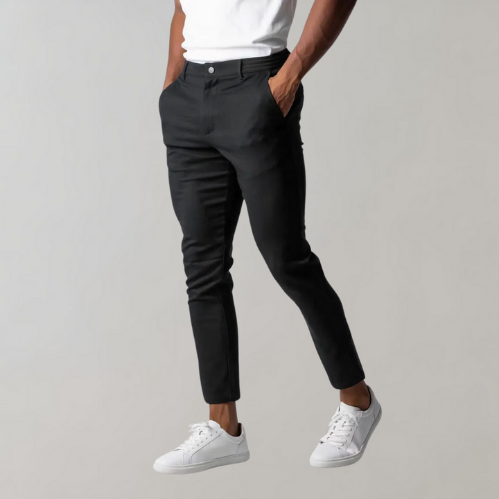 Moderna herrchinos som kombinerar komfort med stil. Perfekta bekväma casualbyxor för den medvetne mannen.