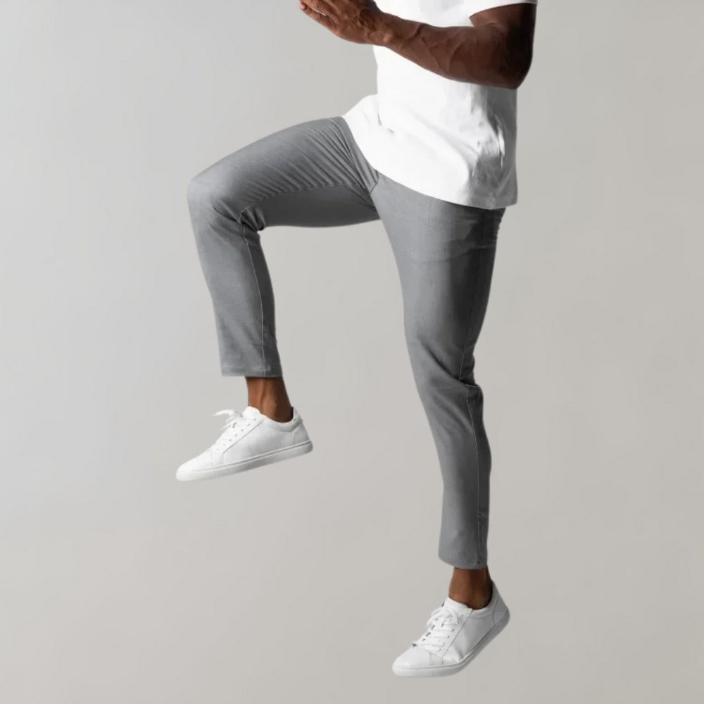 Aktiva herrchinos för mångsidig användning, från vardag till smart casual. Bekväma chinosbyxor för rörelsefrihet.