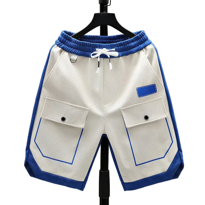 Bekväma herrshorts med fickor, perfekta för sommar och fritid. Knälånga och avslappnade för optimal komfort.