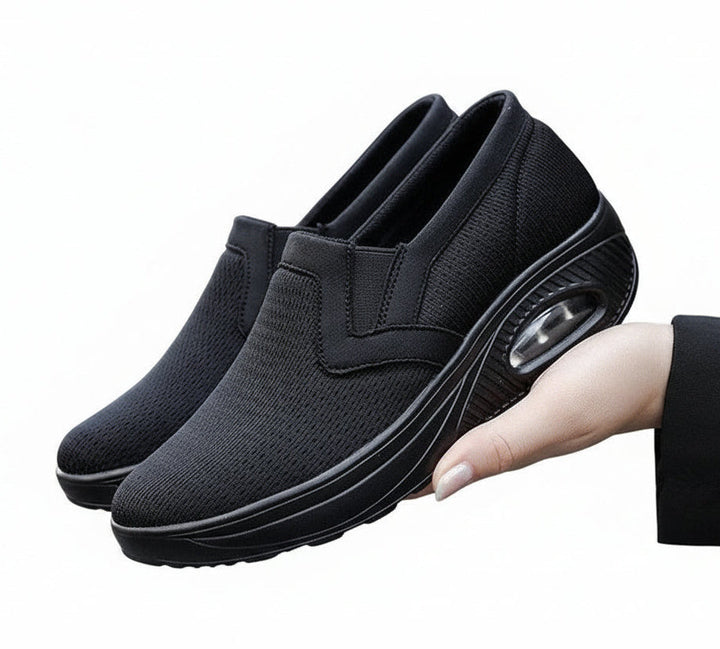 Bekväma lila kvinnors sneakers med fotstöd, perfekta för vardag och promenader. Stiliga och moderna vårskor.