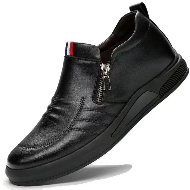 Bekväma slip-on loafers för män, andningsbara, perfekta för vardag och sommar.