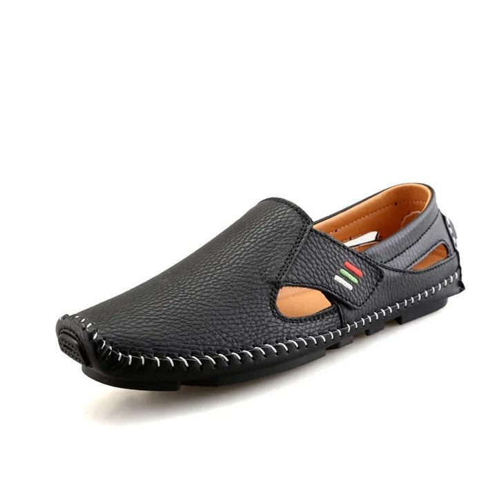 Bekväma svarta herrskor för vardag och fritid. Stilrena slip-on skor med bra stabilitet för män.