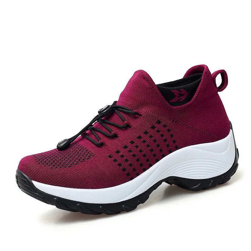 Stilrena plattformssneakers för dam, idealiska för en casual look och komfort hela dagen.