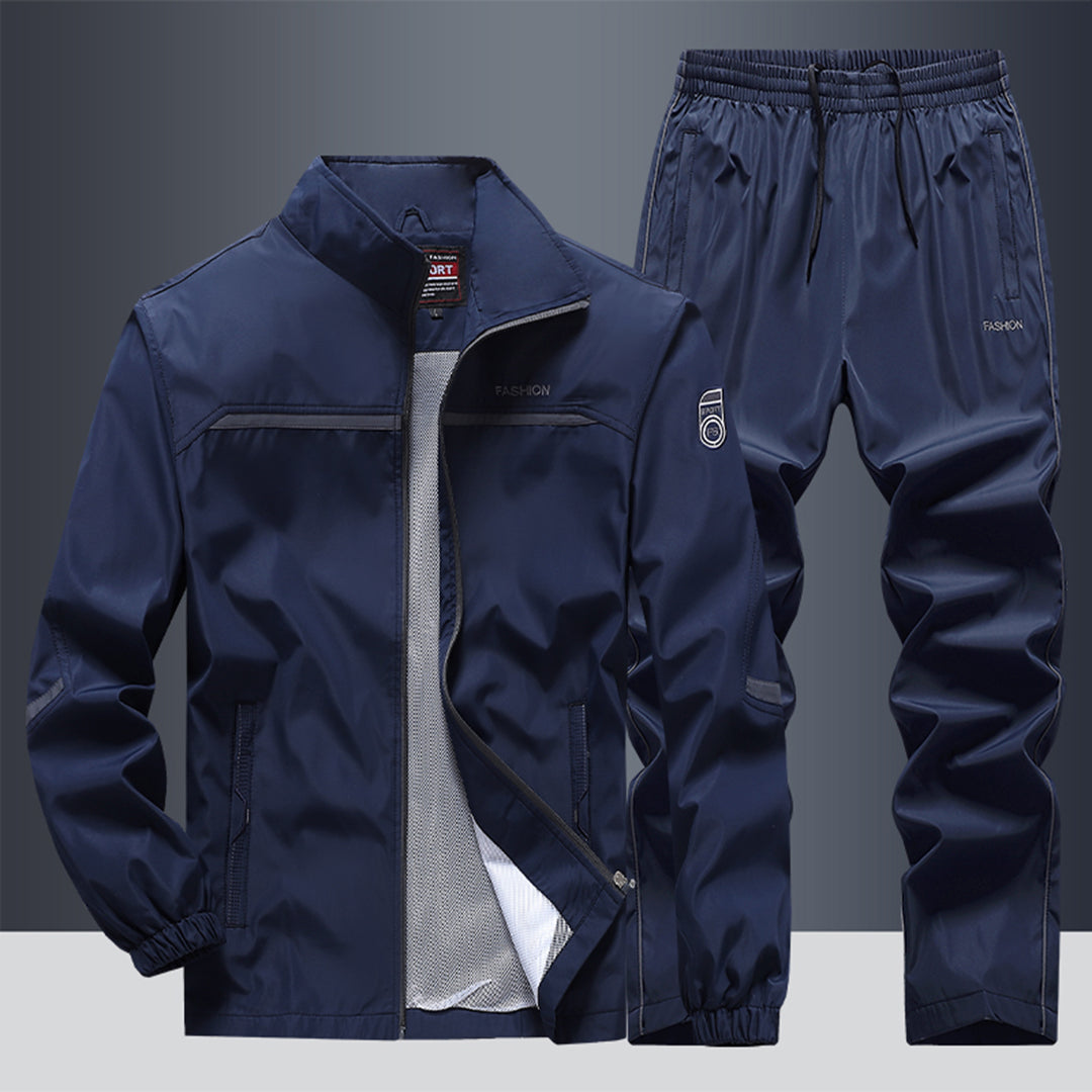 Herrars sportset för höstträning. Bekväma & funktionella träningskläder för jogging.