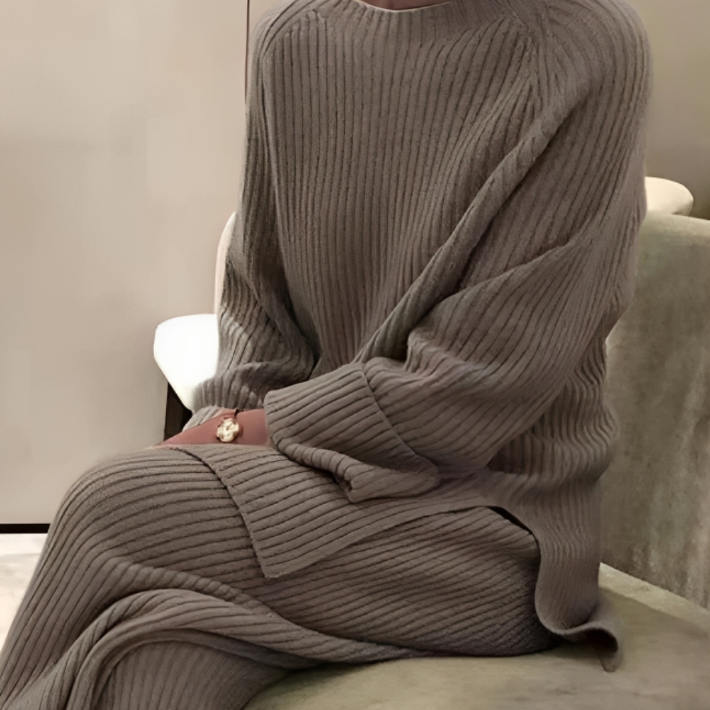 Komplett kvinnors loungewear set, varmt & bekvämt. Stilfulla myskläder för avkopplande hemmadagar.
