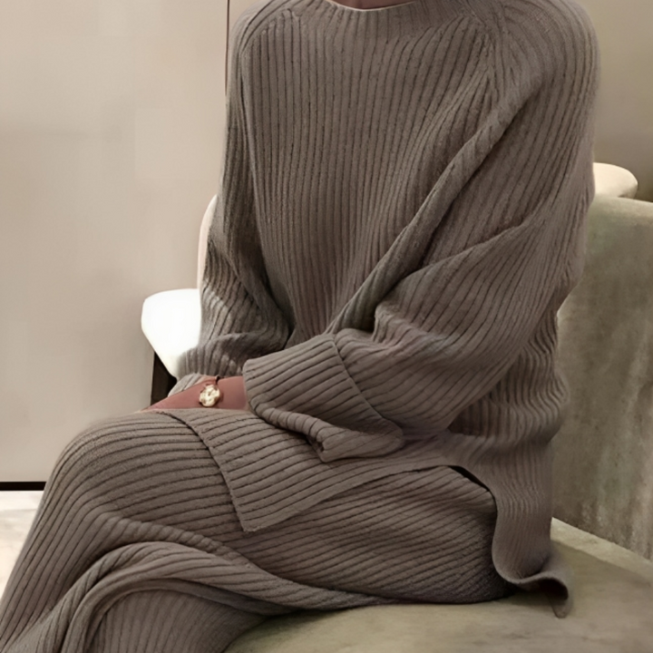 Komplett kvinnors loungewear set, varmt & bekvämt. Stilfulla myskläder för avkopplande hemmadagar.