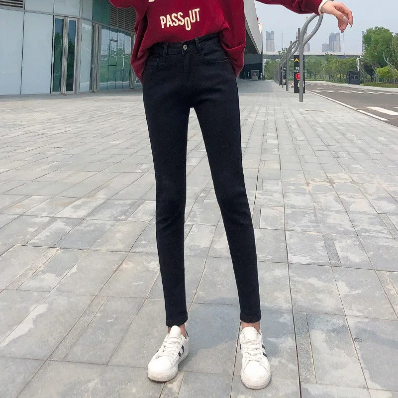 Blå stretchjeans, hög midja & rak passform för kvinnor. Bekväma klassiska vardagsjeans.