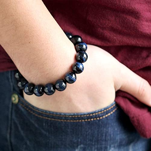 Vackert unisex armband av blått tigeröga natursten. Bidrar till lugn & stressreducering.