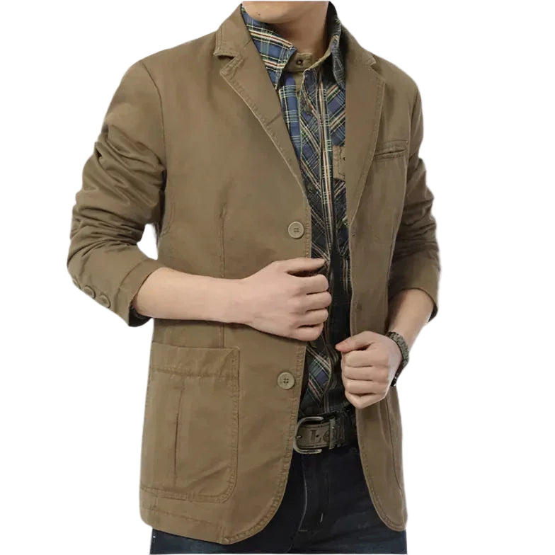 Brun vintage herrjacka i tidlös design för avslappnad men elegant vardagsstil och komfort.
