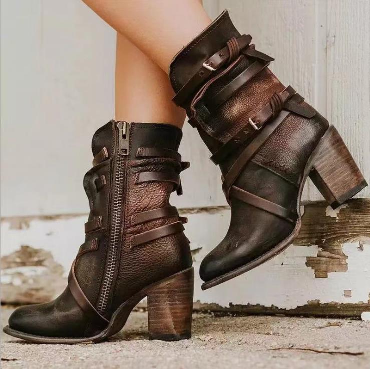 Kvinnors ljusbruna ankelboots med bekväm chunky klack och vintage stil, idealiska höstskor.