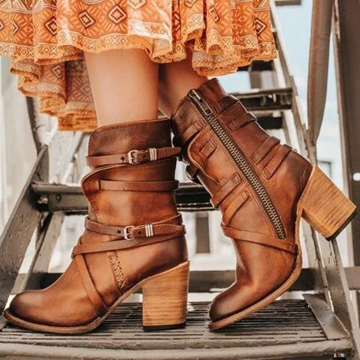 Mörkbruna ankelboots med robust chunky klack & distressed look, snygga vardagsstövlar för höst/vinter.