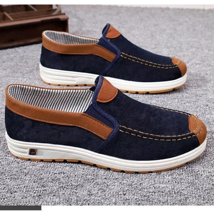 Bruna casual loafers för män i plusstorlek, bekväma slip-on skor i vintagestil, idealiska för fritidsbruk.