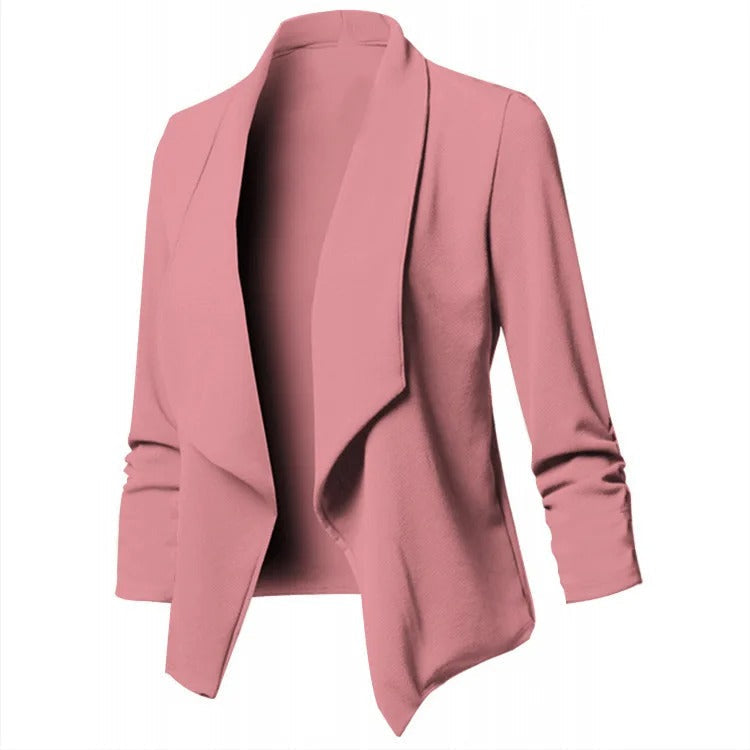 Mångsidig och chic öppen kavaj, styla den för en formell look eller en avslappnad helgoutfit.