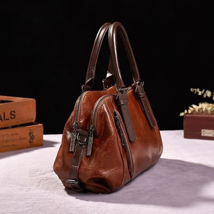 Stilren chic vintage handväska. Elegant axelväska för damer, perfekt modeaccessoar för alla tillfällen.