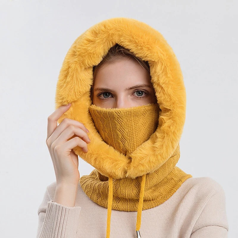 Stilren balaklava för damer, perfekt som mössa och halsvärmare i ett för kalla temperaturer.