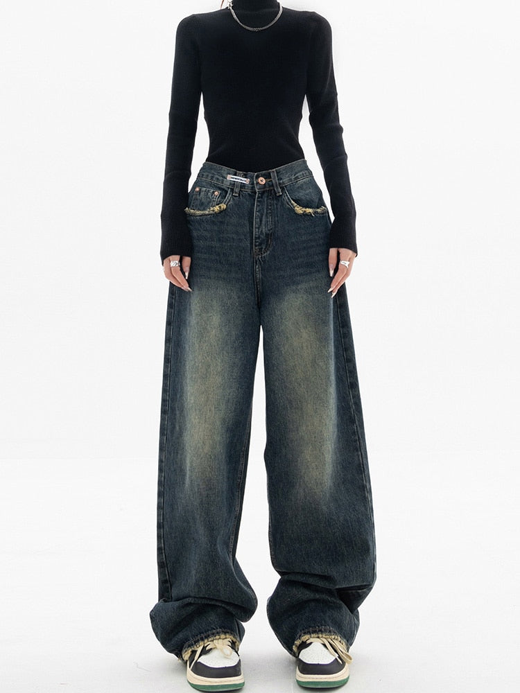 Högmidjade damjeans i baggy modell, med vintagekänsla för en trendig streetstyle.