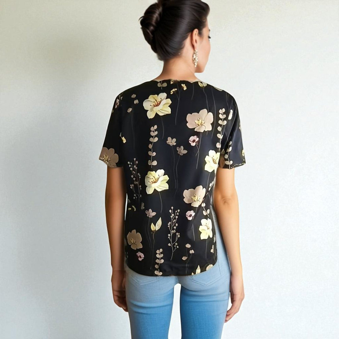 Lätt & bekväm dam blus i bomull med blommigt mönster, idealisk för varma dagar under sommar & vår.