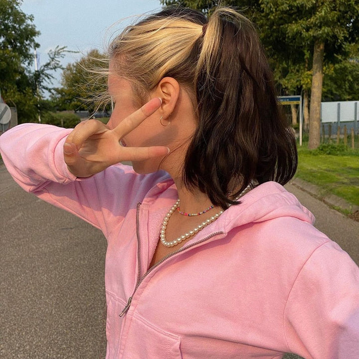 Mjuk, stretchig slim fit hoodie för dam, croppad med dragkedja, för lager-på-lager.