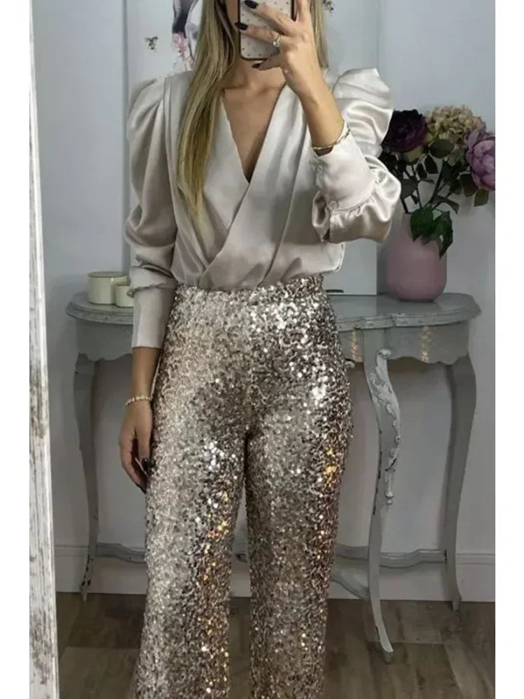 Stilfulla dam byxor med paljetter för fest och mode. Perfekta för att sticka ut på kvällsevenemang.