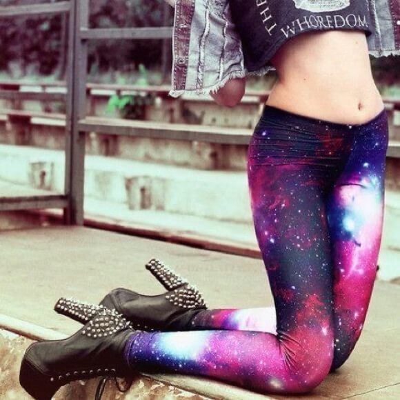 Stretchiga mönstrade damleggings med innovativt 3D-galaxmönster, perfekt för vardag & sport.