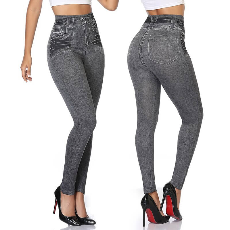 Nahbild auf die Stretchqualität von Jeans-Leggings, hoher Bund, bequem und formstabil.